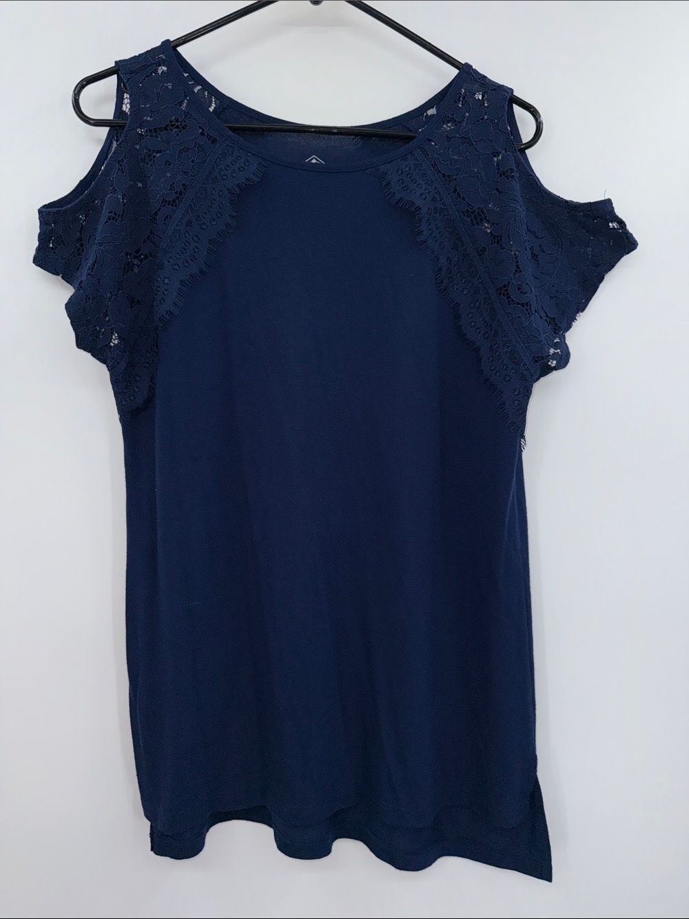 St. John’s Bay Navy Blue T-shirt Short Sleeve w/ Lace Cut-Out Shoulders Size L